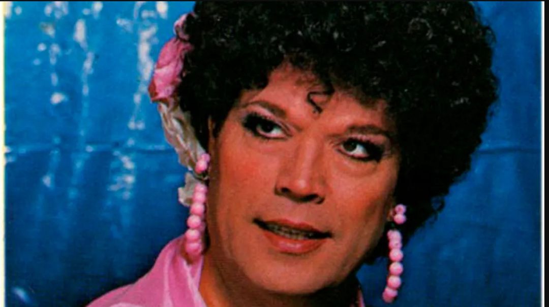 Muere La Esmeralda. Muere La Esmeralda.