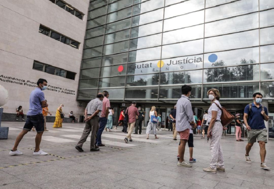 El jurado declara culpable de lesiones al hombre que agredió a su padre tras decirle su hijo que abusaba de él El jurado declara culpable de lesiones al hombre que agredió a su padre tras decirle su hijo que abusaba de él