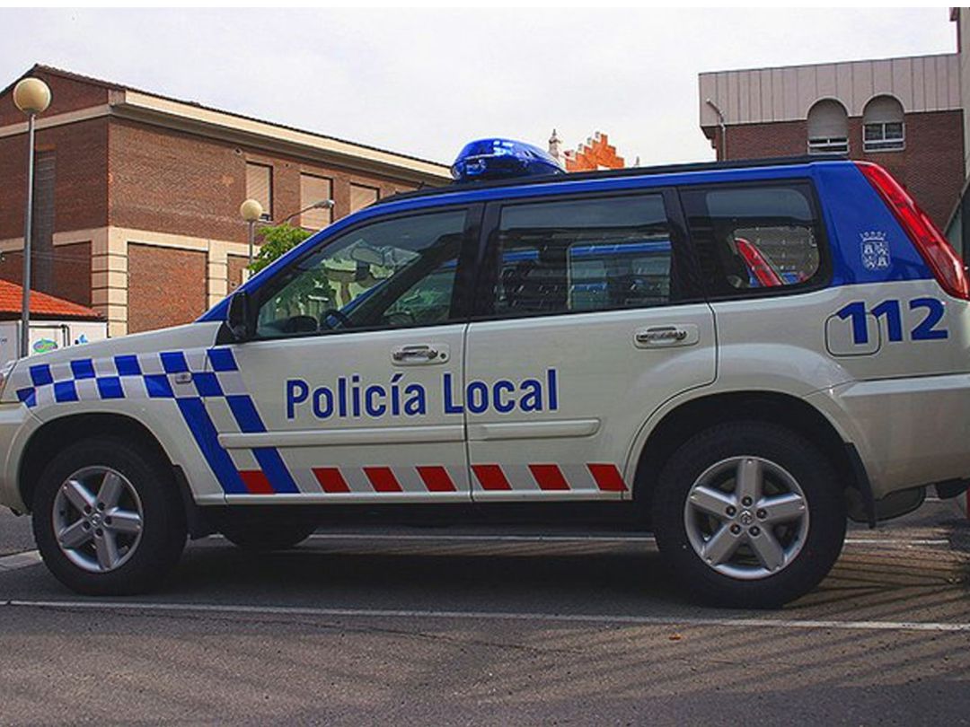 Vehículo de la Policía Local Vehículo de la Policía Local