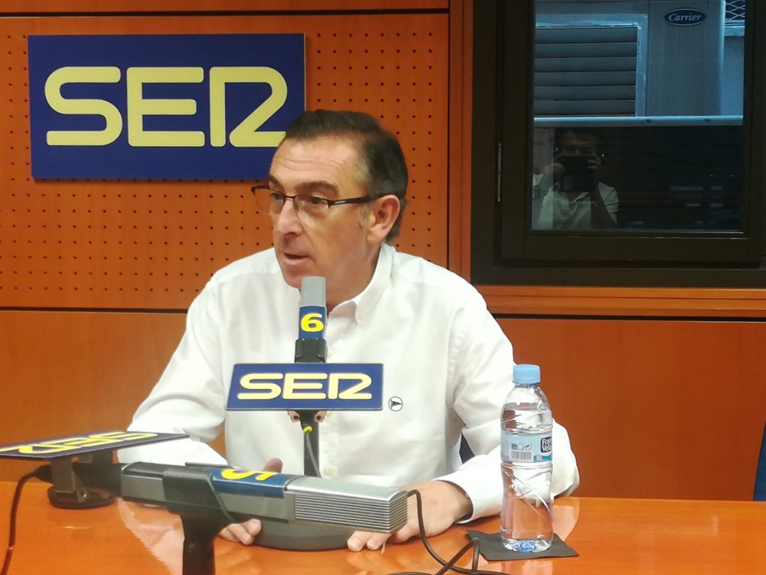 El presidente del PP en Aragón, Luis María Beamonte, en los estudios de Radio Zaragoza El presidente del PP en Aragón, Luis María Beamonte, en los estudios de Radio Zaragoza