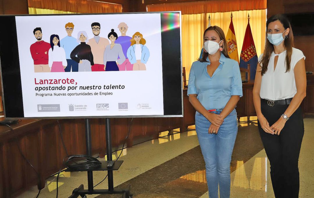 María Dolores Corujo, presidenta del Cabildo de Lanzarote, junto a Nerea Santana, consejera de Empleo. María Dolores Corujo, presidenta del Cabildo de Lanzarote, junto a Nerea Santana, consejera de Empleo.
