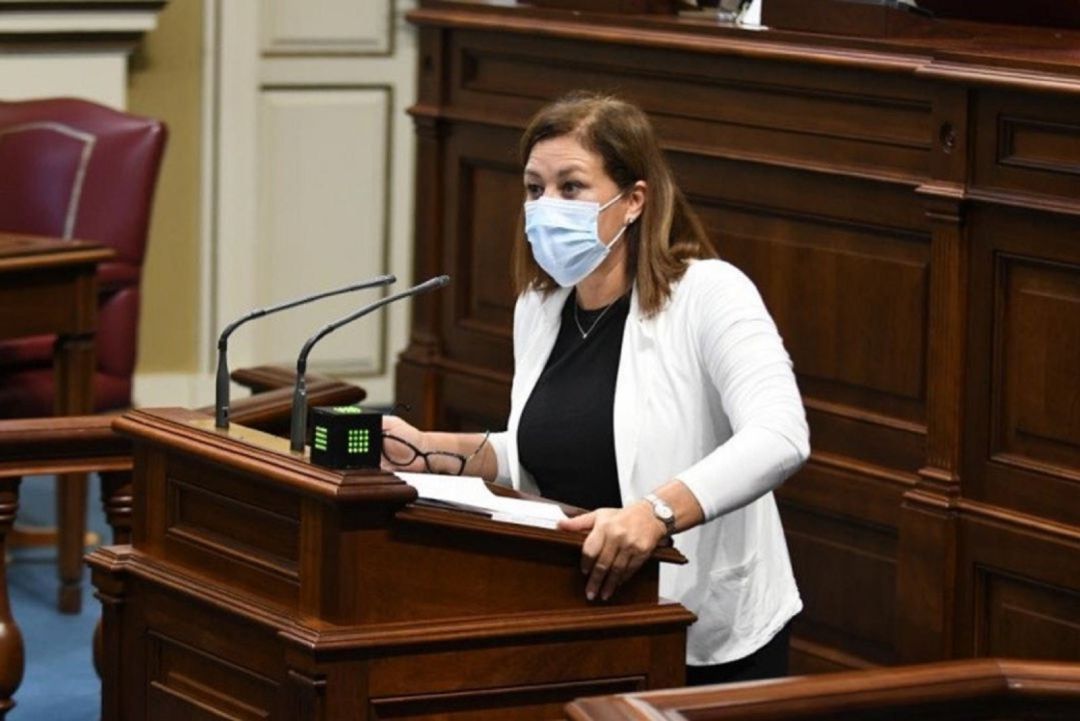 Ástrid Pérez en el Parlamento de Canarias. Ástrid Pérez en el Parlamento de Canarias.