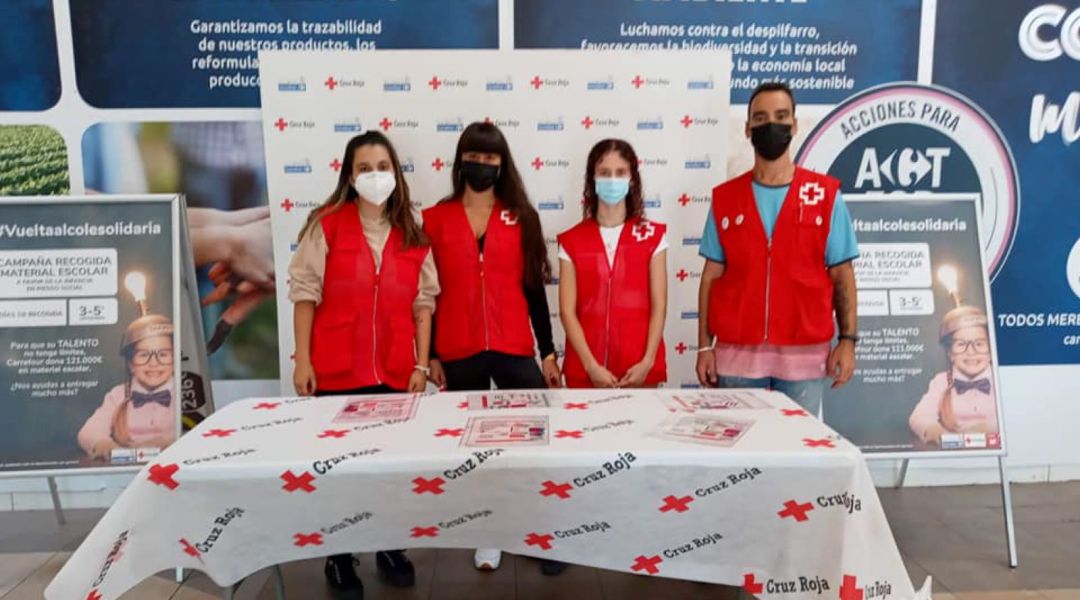 Campaña para la vuelta al cole a las puertas del Carrefour de San Sebastián de los Reyes Campaña para la vuelta al cole a las puertas del Carrefour de San Sebastián de los Reyes