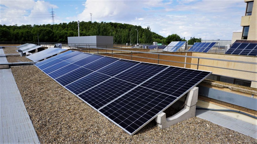 Las placas solares.
Las placas solares.