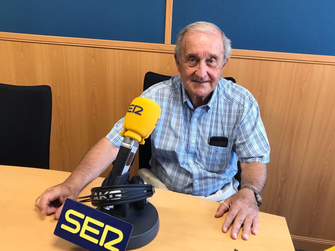 José Miguel Méndez, en los estudio de Radio Cartagena José Miguel Méndez, en los estudio de Radio Cartagena