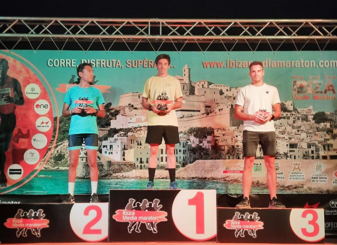Carlos Ferrando en el primer cajón del 10K de Eivissa Carlos Ferrando en el primer cajón del 10K de Eivissa