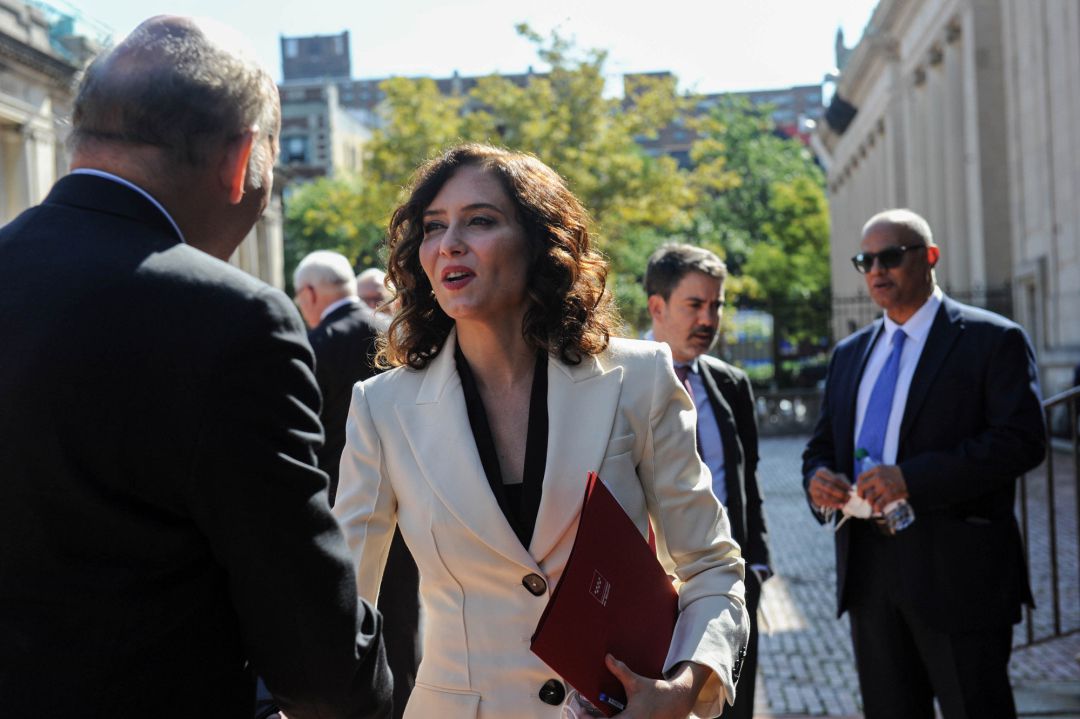 La presidenta de la Comunidad de Madrid, Isabel Díaz Ayuso, a su llegada a una reunión en la sede de la Hispanic Society, en Nueva York. La presidenta de la Comunidad de Madrid, Isabel Díaz Ayuso, a su llegada a una reunión en la sede de la Hispanic Society, en Nueva York.