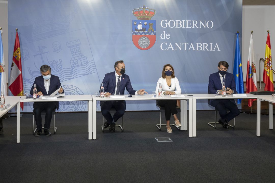 Las cuatro comunidades autónomas durante la reunión mantenida. Las cuatro comunidades autónomas durante la reunión mantenida.