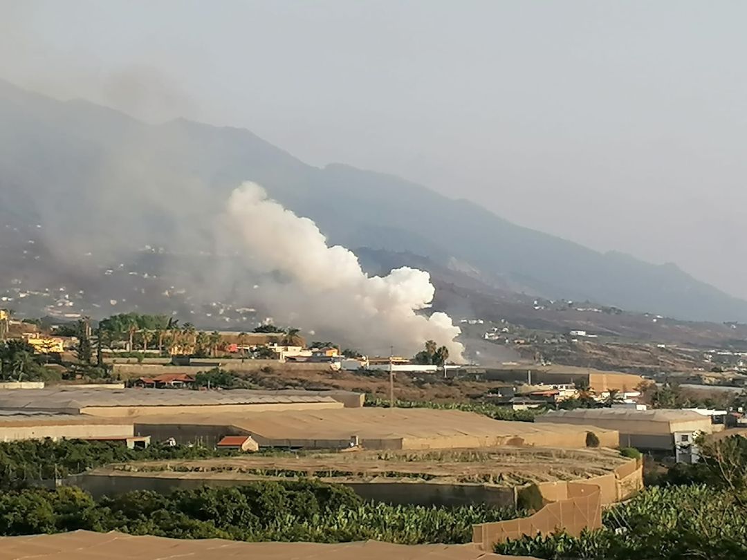 La erupción volcánica de La Palma ha obligado a 'reflexionar' también acerca de las coberturas de los seguros y de su utilidad en el resto de islas como Lanzarote. La erupción volcánica de La Palma ha obligado a 'reflexionar' también acerca de las coberturas de los seguros y de su utilidad en el resto de islas como Lanzarote.