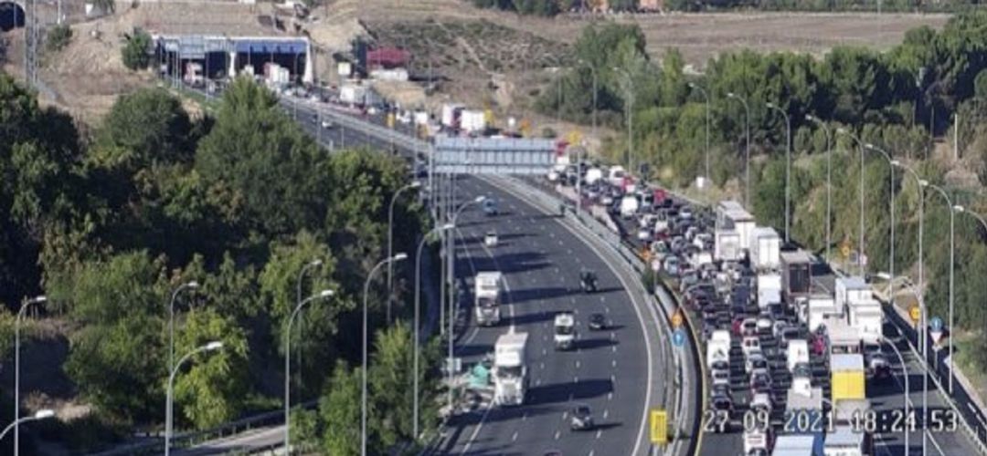 El atasco en la zona del túnel de Perales del Río de la M-50 El atasco en la zona del túnel de Perales del Río de la M-50