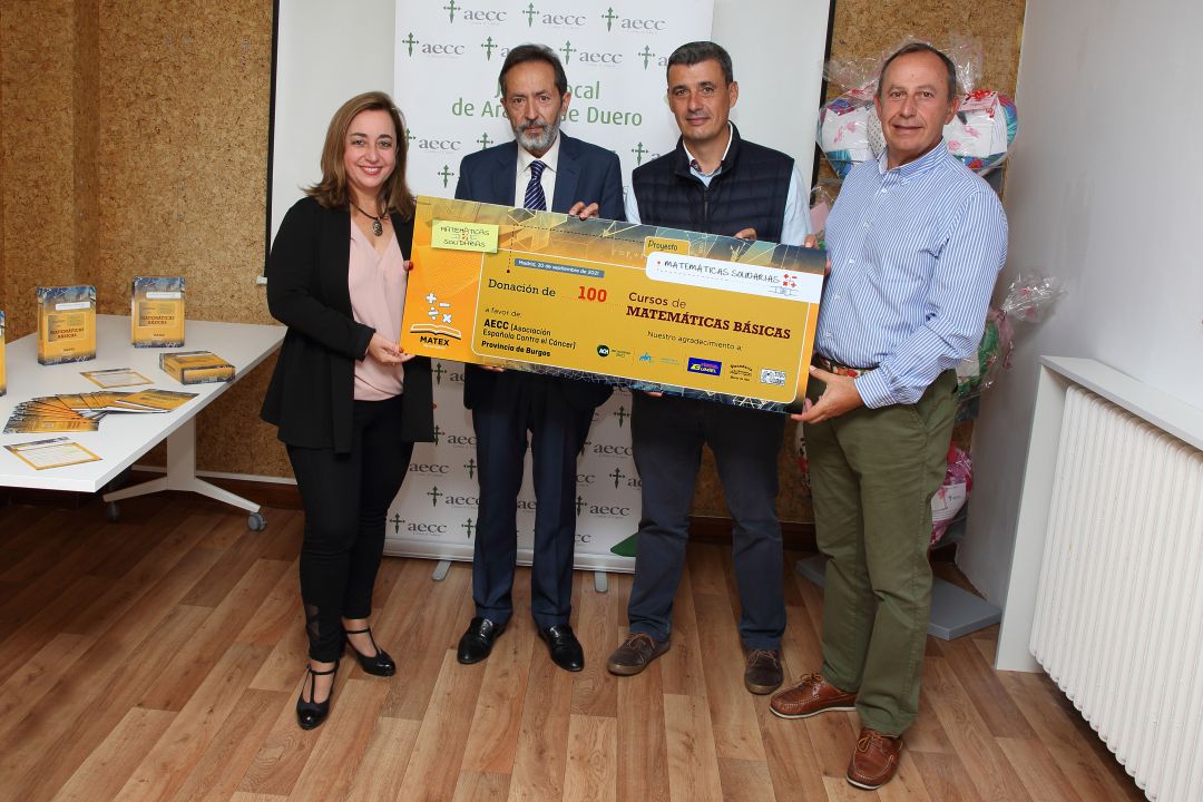 Acto simbólico de la entrega de estas donaciones Acto simbólico de la entrega de estas donaciones