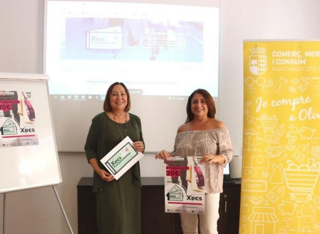 Rosa Llopis, Acco, y Yolanda Balaguer, alcaldesa de Oliva Rosa Llopis, Acco, y Yolanda Balaguer, alcaldesa de Oliva