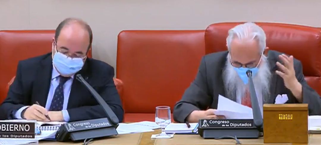 El diputado Agustín Javier Zamarrón junto al ministro Miquel Iceta en la Comisión de Cultura del Congreso El diputado Agustín Javier Zamarrón junto al ministro Miquel Iceta en la Comisión de Cultura del Congreso
