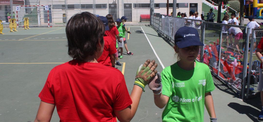 Imagen de archivo de actividad deportiva en un colegio.
Imagen de archivo de actividad deportiva en un colegio.