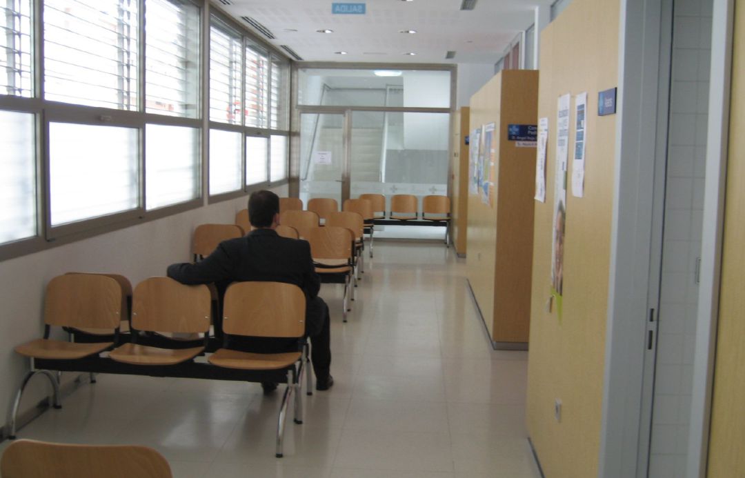 Sala de espera de un centro de salud. Sala de espera de un centro de salud.