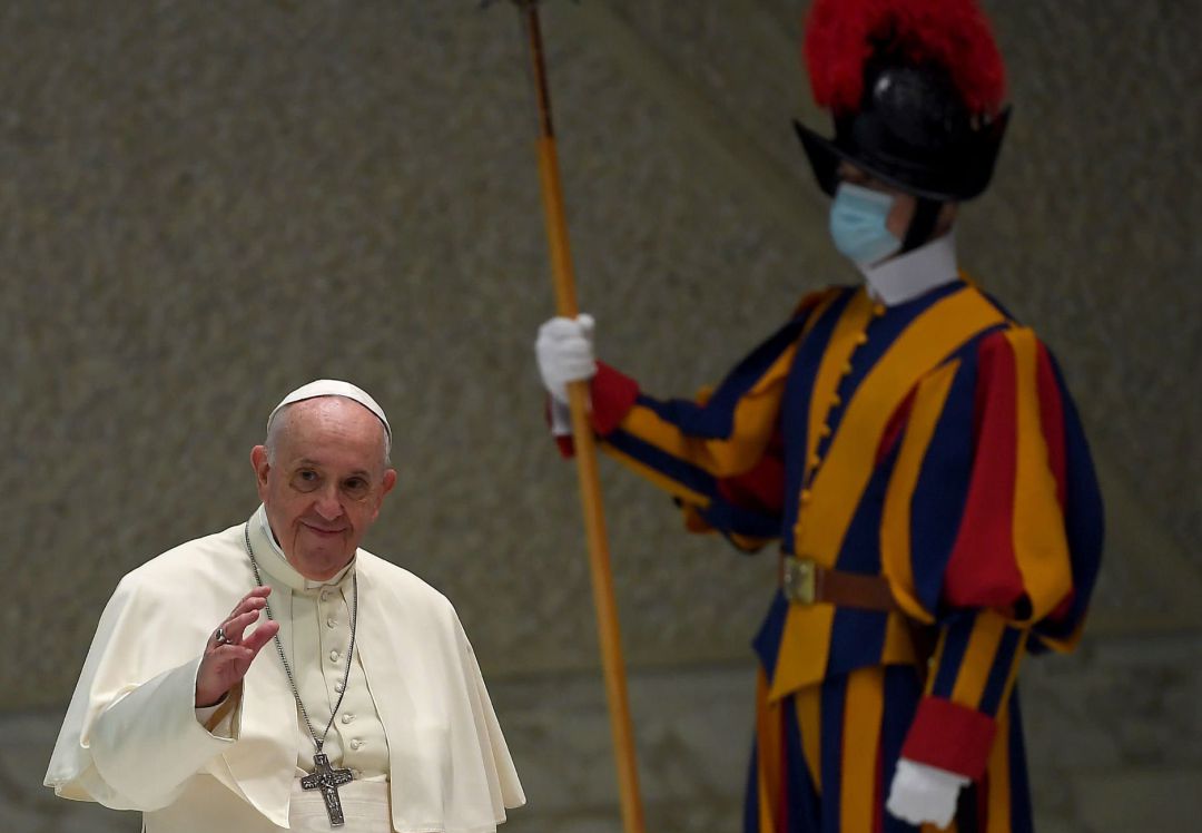 El Papa en el Vaticano. El Papa en el Vaticano.