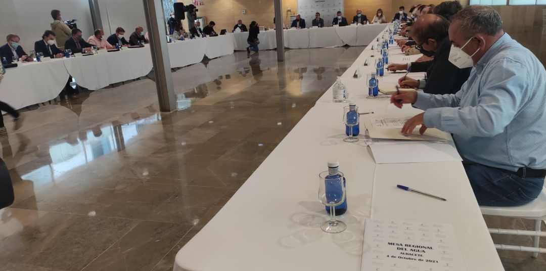Albacete ha acogido la quinta reunión de la Mesa del Agua Albacete ha acogido la quinta reunión de la Mesa del Agua