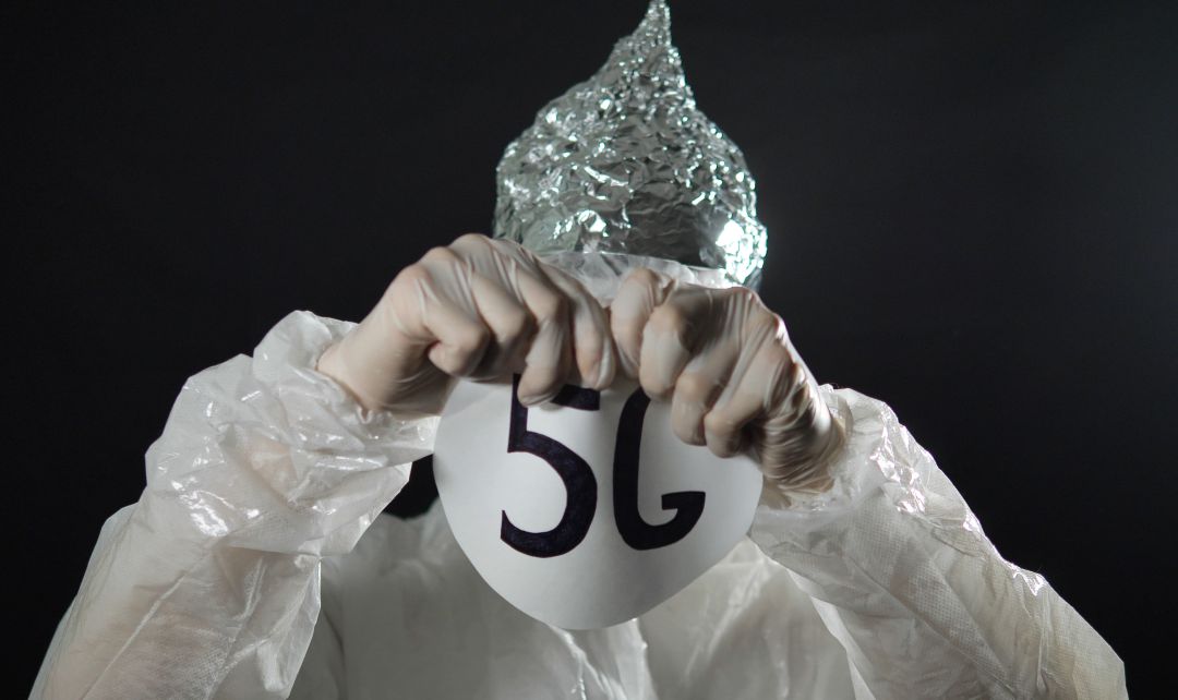 Con el desarrollo de la electrónica, un chip 5G podría pasar por el ojo de una aguja, pero no sería funcional. Con el desarrollo de la electrónica, un chip 5G podría pasar por el ojo de una aguja, pero no sería funcional.