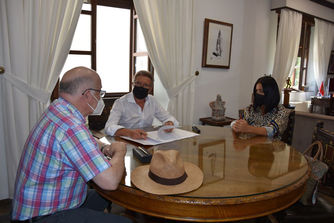 Firma del nuevo convenio Firma del nuevo convenio