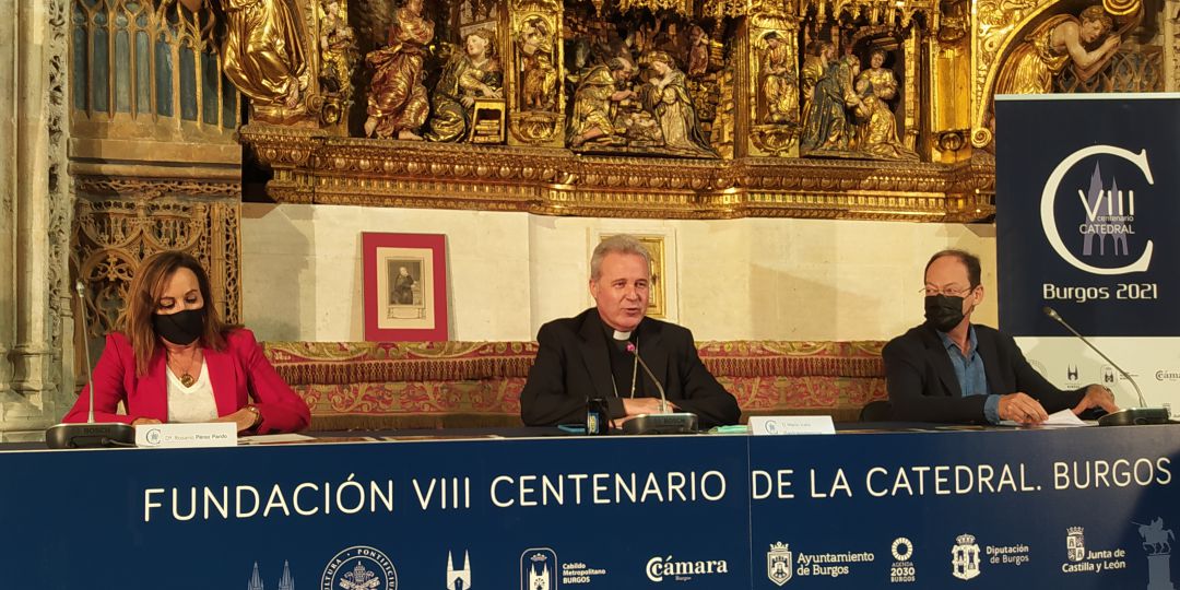 El arzobispo de Burgos, Mario Iceta, entre la presidenta del Instituto Municipal de Cultura, Rosario Pérez Pardo, y el coordinador del Concurso de órgano, Diego Crespo El arzobispo de Burgos, Mario Iceta, entre la presidenta del Instituto Municipal de Cultura, Rosario Pérez Pardo, y el coordinador del Concurso de órgano, Diego Crespo