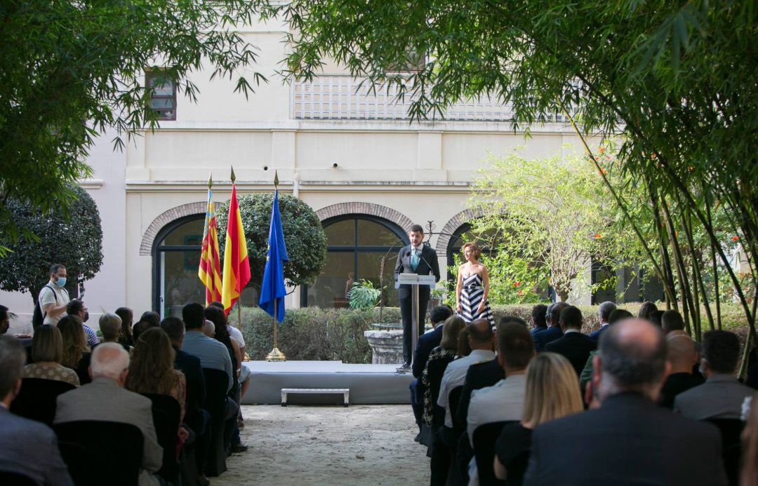 Acto cívico en el patio de cañas del Palau Ducal de Gandia Acto cívico en el patio de cañas del Palau Ducal de Gandia