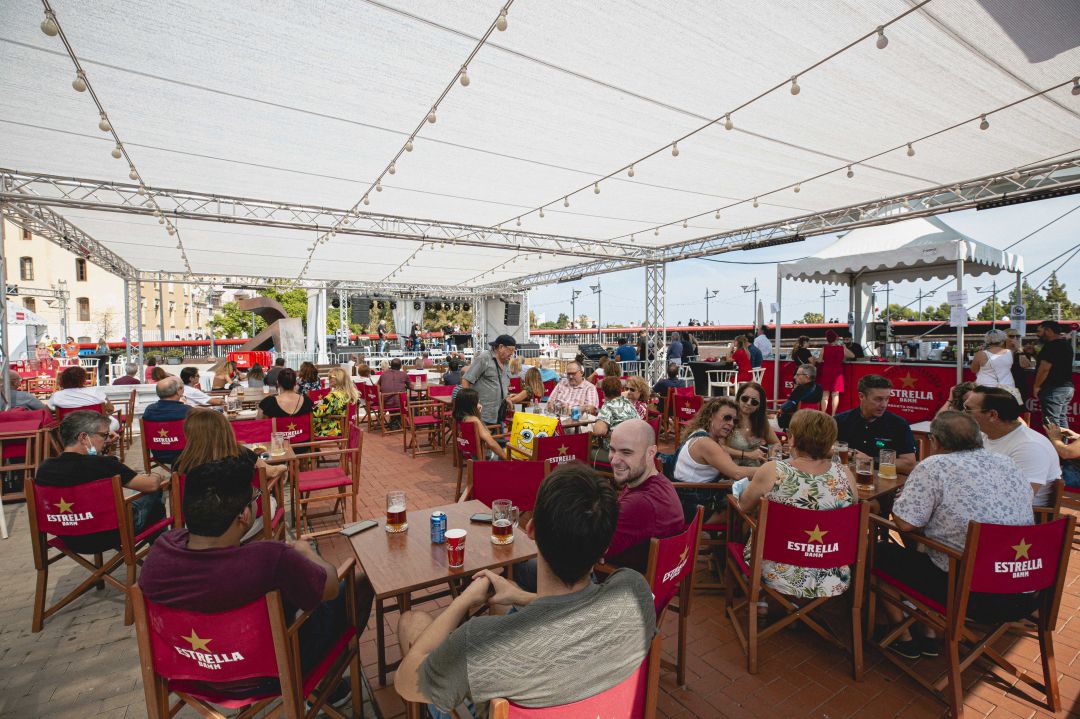 Plaça del Mosset durante la Fira i Festes de 2021 Plaça del Mosset durante la Fira i Festes de 2021