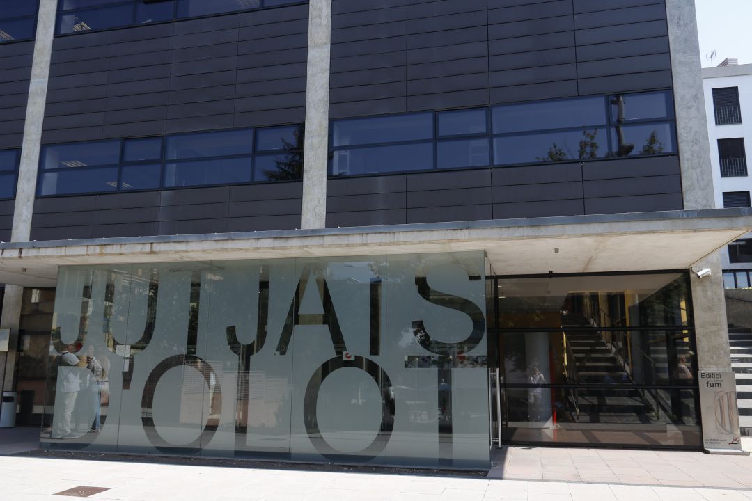 Els jutjats d'Olot. Imatge d'arxiu. Els jutjats d'Olot. Imatge d'arxiu.