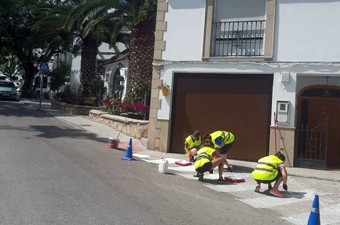Jóvenes de la localidad han podido encontrar una ocupación durante el verano gracias al Ayuntamiento de Quesada Jóvenes de la localidad han podido encontrar una ocupación durante el verano gracias al Ayuntamiento de Quesada