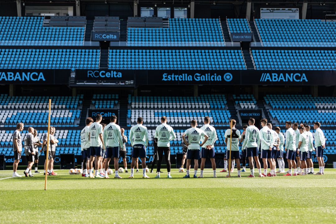 El Celta durante un entrenamiento en Balaídos El Celta durante un entrenamiento en Balaídos