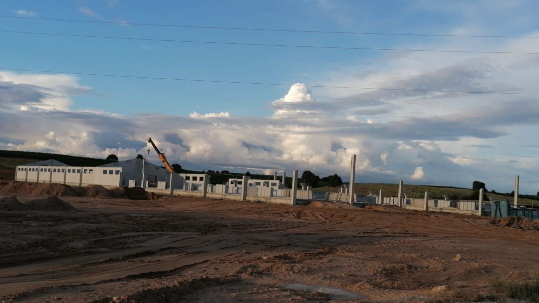 Explotación porcina que se construye en San Juan del Monte Explotación porcina que se construye en San Juan del Monte