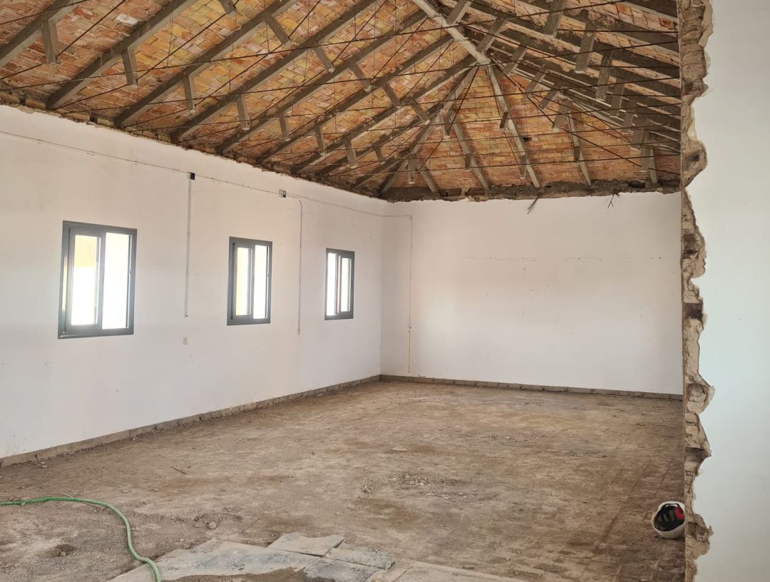Obras en las antiguas escuelas de Otura Obras en las antiguas escuelas de Otura