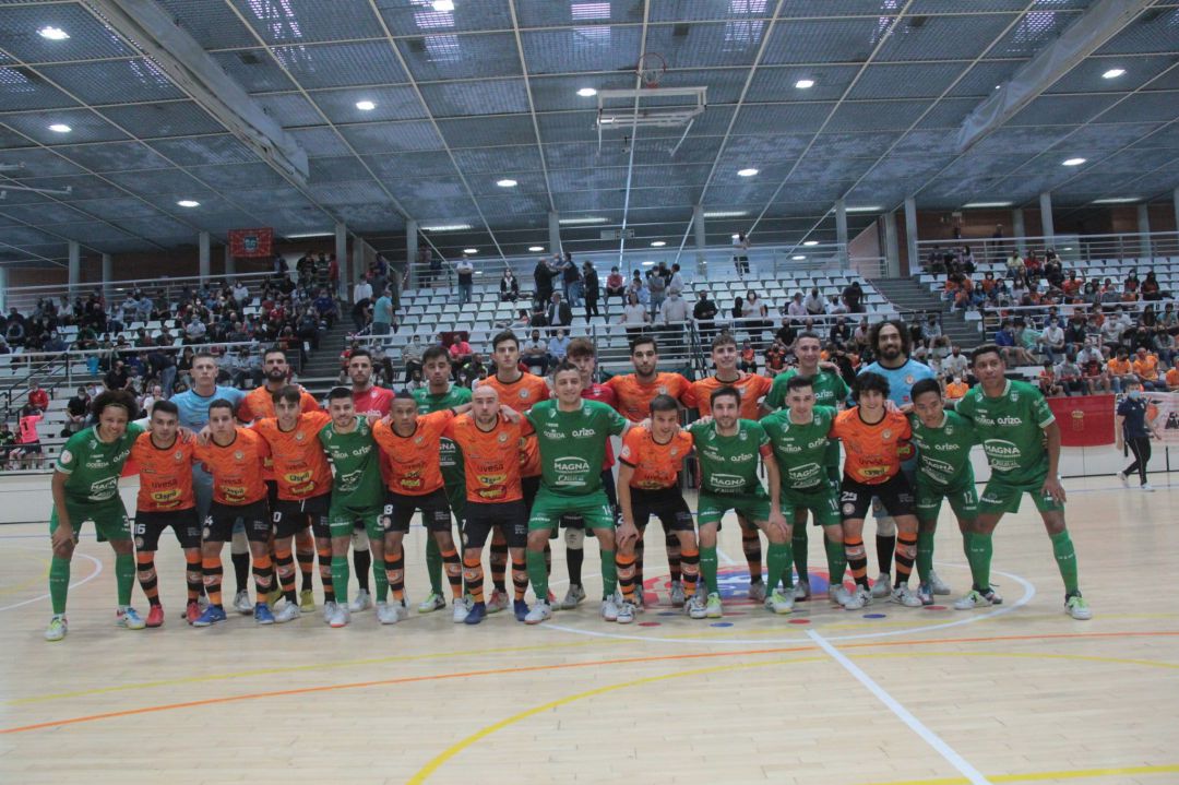 Xota y Ribera posando en la previa de la Copa Navarra de fútbol sala esta pretemporada Xota y Ribera posando en la previa de la Copa Navarra de fútbol sala esta pretemporada