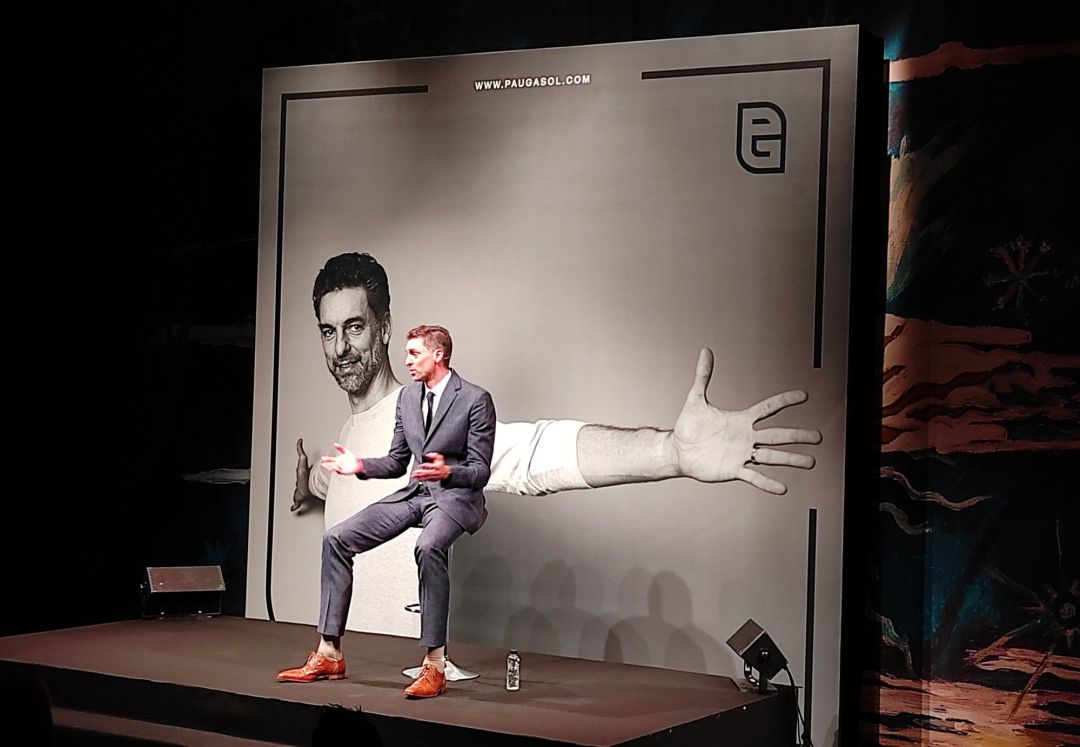 El jugador español de baloncesto Pau Gasol en la comparecencia en la que anunció su retirada como profesional El jugador español de baloncesto Pau Gasol en la comparecencia en la que anunció su retirada como profesional