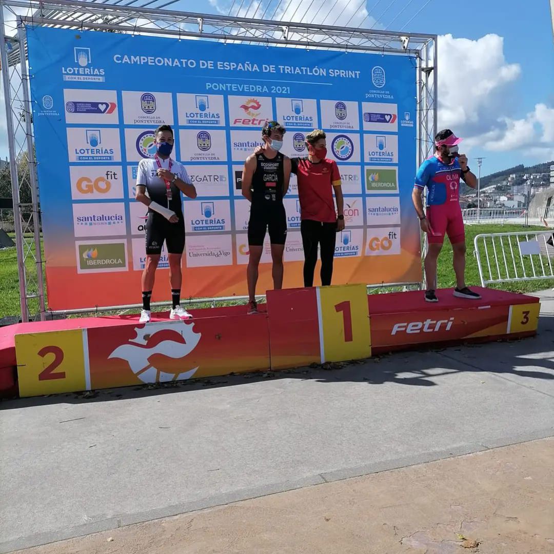Un almeriense en lo más alto del podio. Un almeriense en lo más alto del podio.