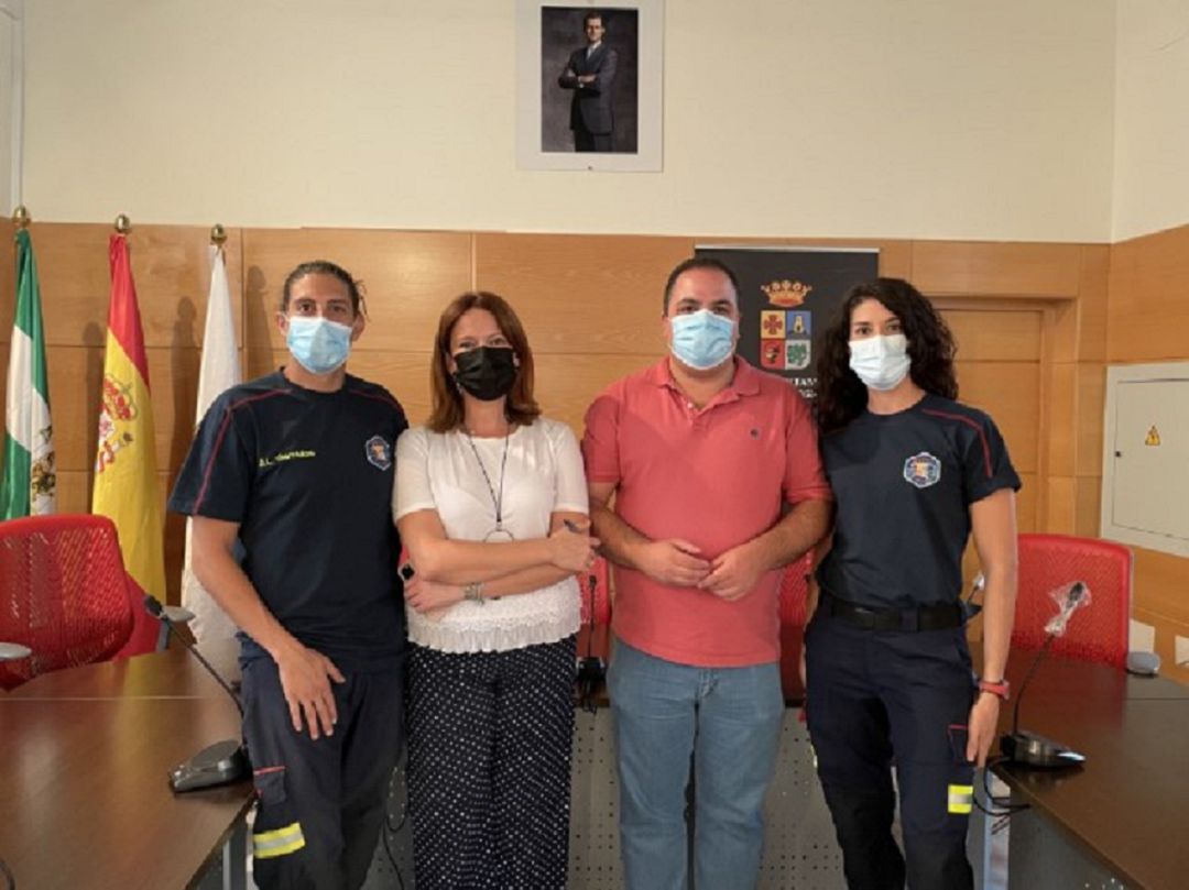 Toma de posesión de Pilar Torres (derecha) Toma de posesión de Pilar Torres (derecha)