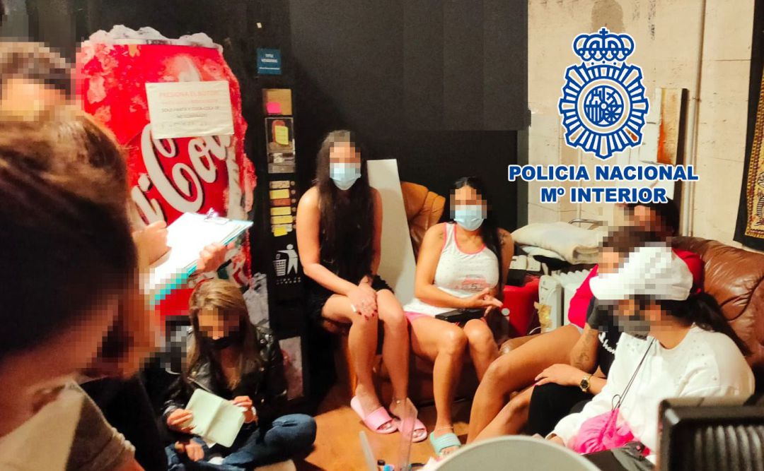 Alliberades 25 dones obligades a prostituir-se 24 hores al dia Alliberades 25 dones obligades a prostituir-se 24 hores al dia