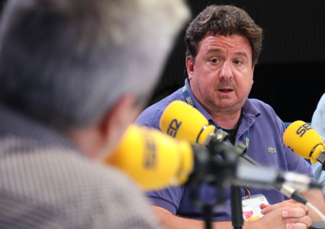 José Luis Peñas, en los estudios de la SER. José Luis Peñas, en los estudios de la SER.
