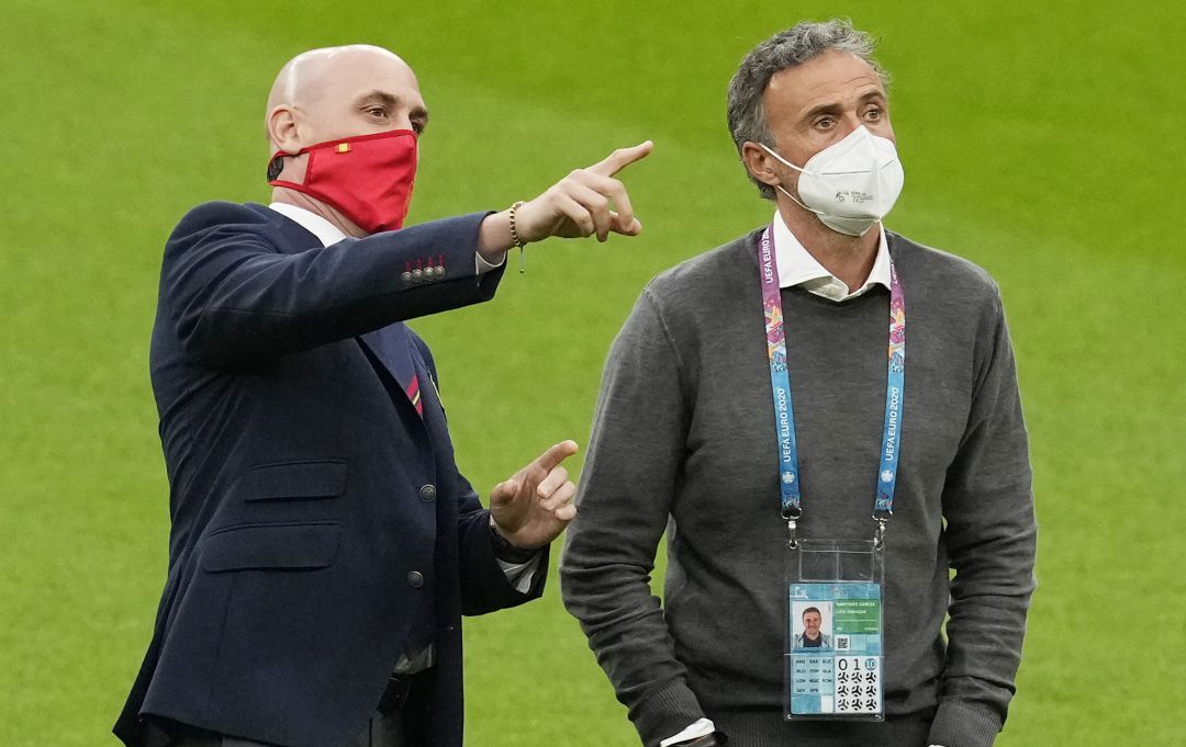 Luis Rubiales con Luis Enrique antes de un partido Luis Rubiales con Luis Enrique antes de un partido