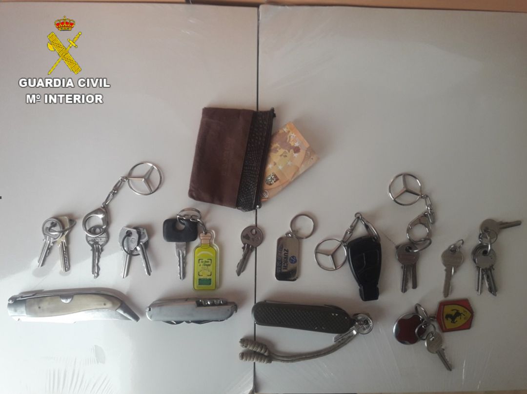 Objetos recuperados tras un robo en Sisante Objetos recuperados tras un robo en Sisante