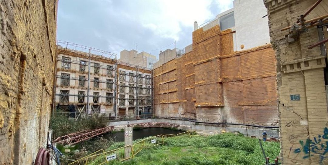 Foto de archivo de solares abandonados Foto de archivo de solares abandonados