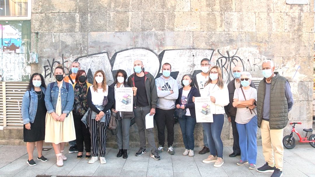 Varios de los vecinos que han participado en la protesta Varios de los vecinos que han participado en la protesta