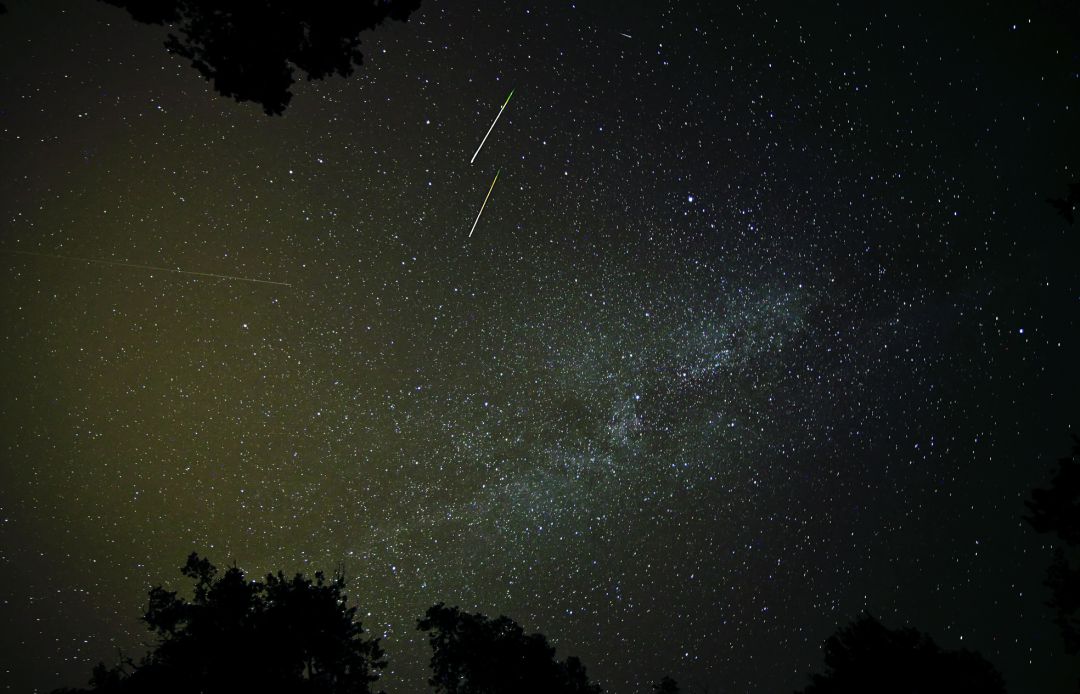 La lluvia de estrellas de las Dracónidas. La lluvia de estrellas de las Dracónidas.