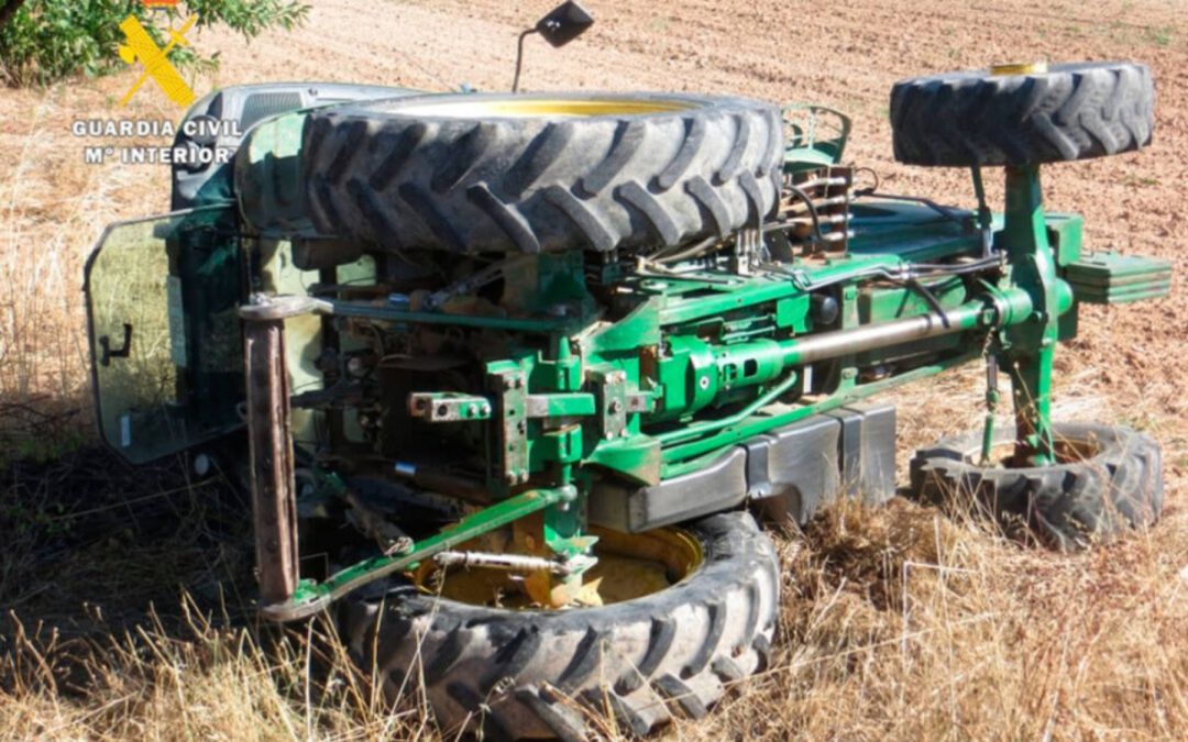 Foto de archivo de un accidente de tractor Foto de archivo de un accidente de tractor