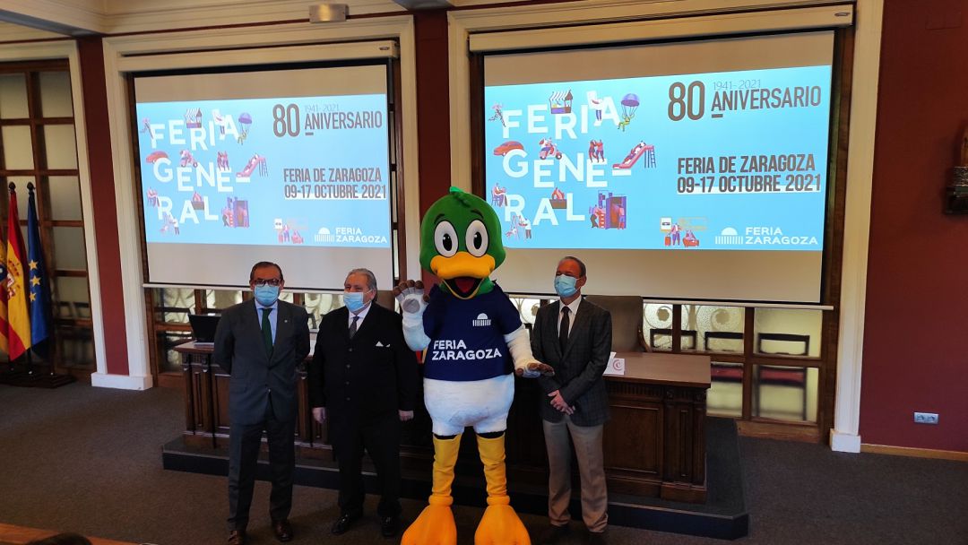 La presentación de la Feria General de Zaragoza ha contado con la presencia de la nueva mascota, El Pato Quino. La presentación de la Feria General de Zaragoza ha contado con la presencia de la nueva mascota, El Pato Quino.
