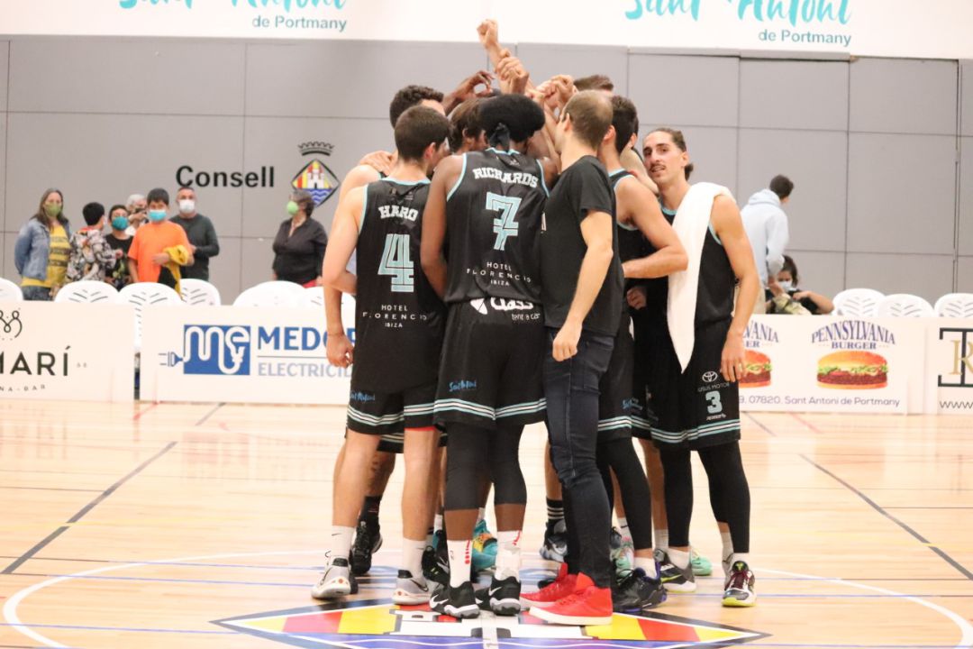 Celebración del primer triunfo en LEB Plata Celebración del primer triunfo en LEB Plata