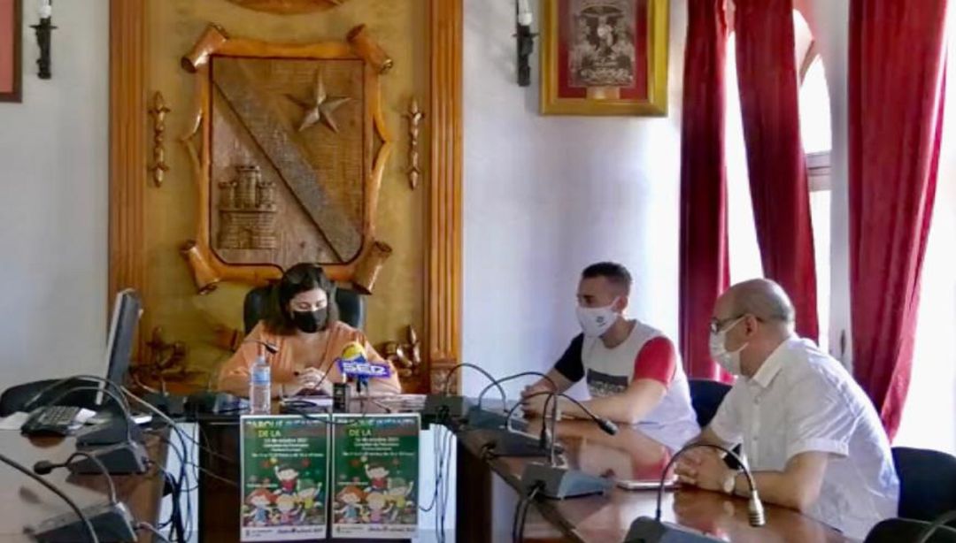 Momento de la rueda de prensa de la alcaldesa, M ª Teresa García Momento de la rueda de prensa de la alcaldesa, M ª Teresa García