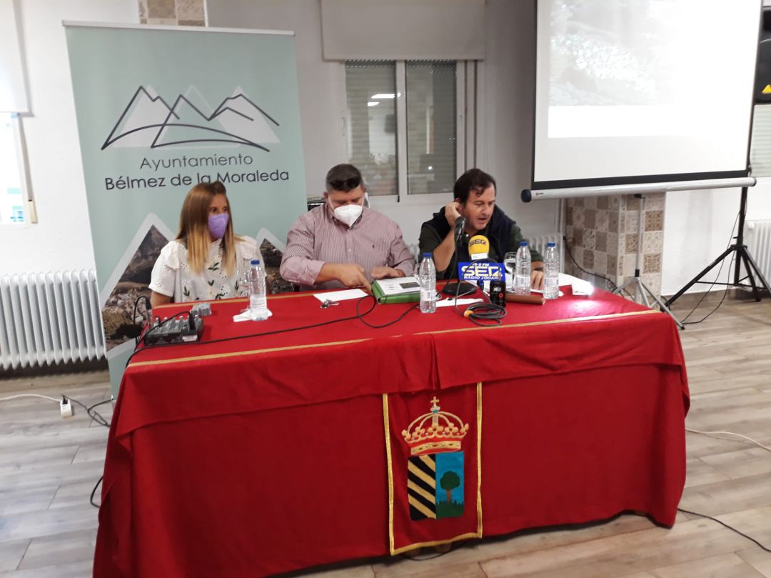 Momento de la presentación del proyecto básico de la Residencia de Mayores de Bélmez de la Moraleda Momento de la presentación del proyecto básico de la Residencia de Mayores de Bélmez de la Moraleda