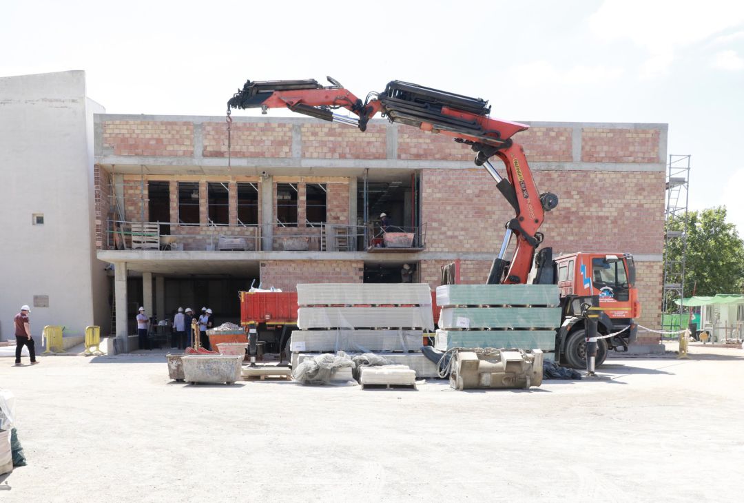 La Confederación Nacional de la Construcción estima que serán necesarios 700.000 empleados adicionales en el sector para ejecutar los fondos europeos La Confederación Nacional de la Construcción estima que serán necesarios 700.000 empleados adicionales en el sector para ejecutar los fondos europeos