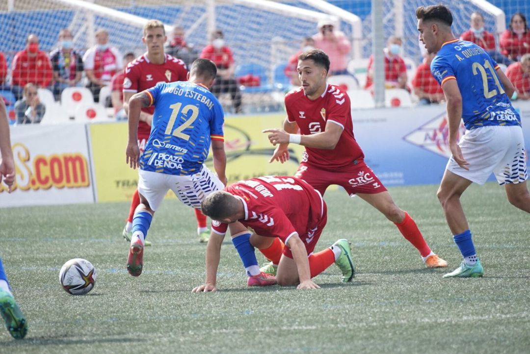 Hugo Esteban en un lance del partido Hugo Esteban en un lance del partido