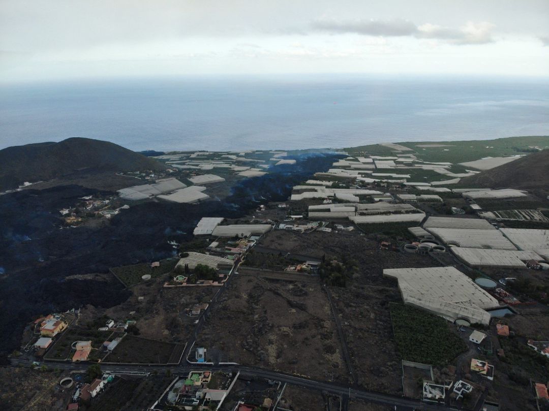 Colada de lava a su paso por Todoque, en La Palma Colada de lava a su paso por Todoque, en La Palma